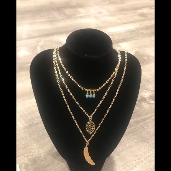 Boho Feather Beaded Gold Necklace - Picture 3 of 3